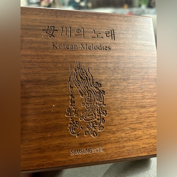 30% off w like Korean melodies Original Samsung Music Box Paperwork Stone NO CD - Picture 2 of 14